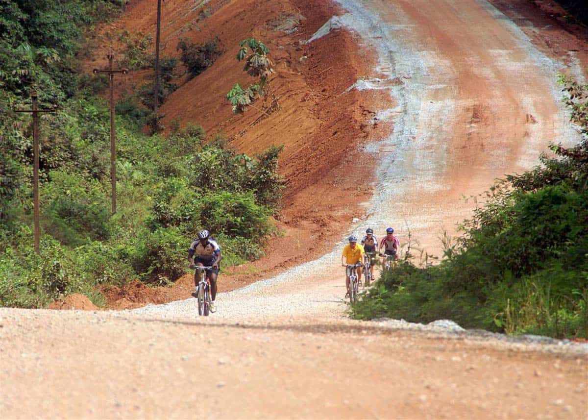 Apoera mountain-bike tour
