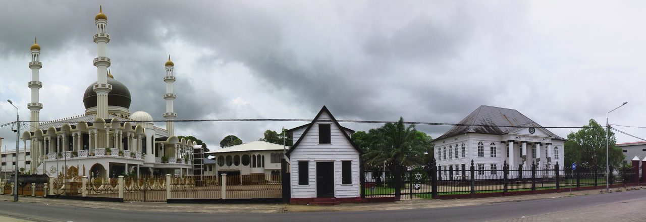 Paramaribo city tour by bike or on foot